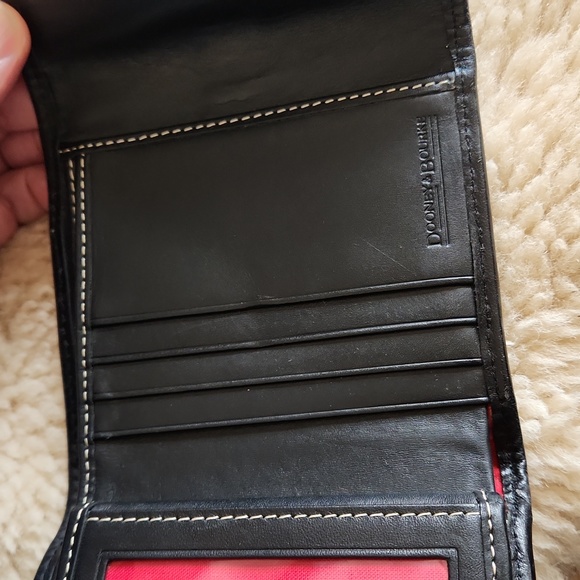 Great Dooney & Bourke Compact Black Leather Snap Tri-fold Wallet 🖤❤️ - Picture 8 of 16